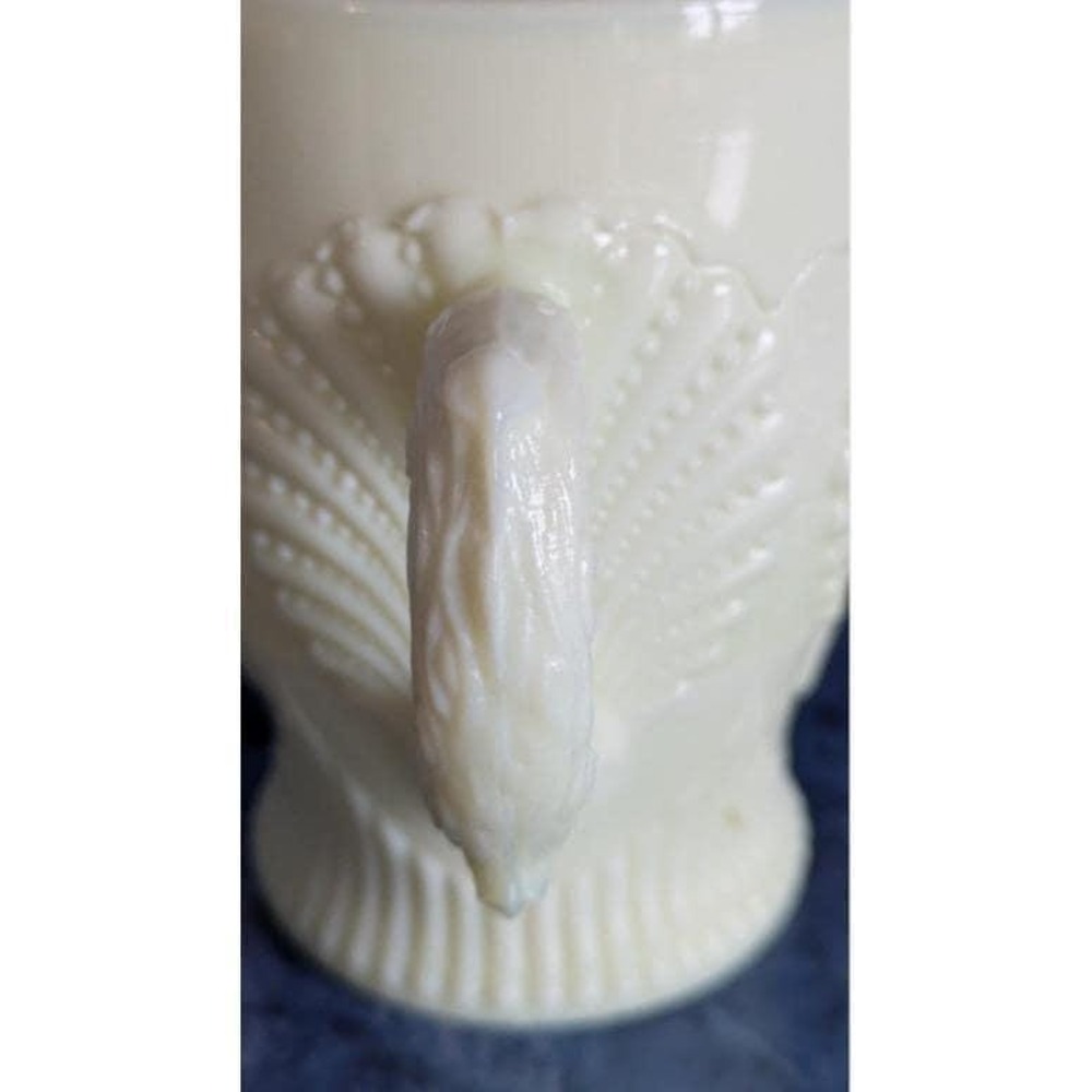 Vintage Custard Uranium Glass Shell and Seaweed Mug UV Reactive Cream Cup - Picture 3 of 5